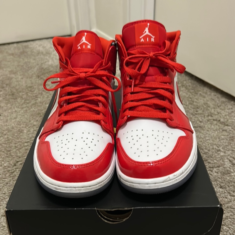 Air Jordan 1 Mid SE